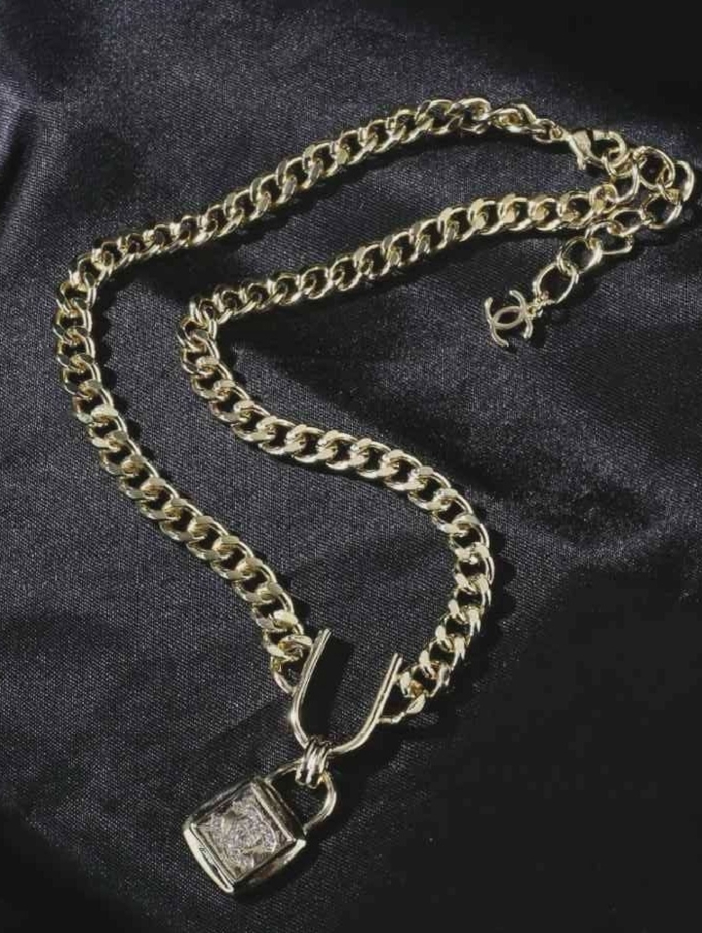 Diamond-Set Padlock Pendant Cuban Link Necklace - Picture 2 of 5
